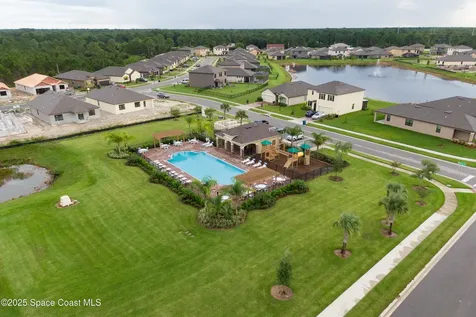 527 Old Country Road SE Palm Bay FL 32909