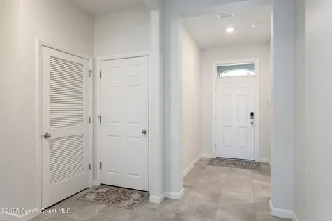 527 Old Country Road SE Palm Bay FL 32909
