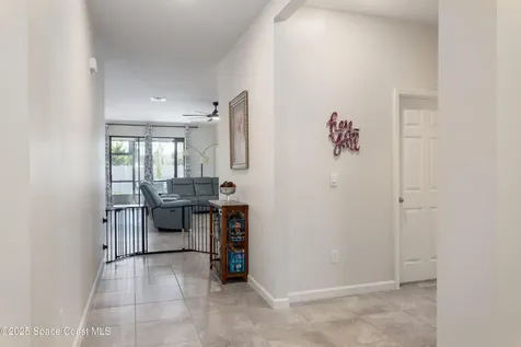 527 Old Country Road SE Palm Bay FL 32909