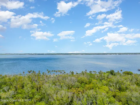 115 S Indian Circle Cocoa FL 32922