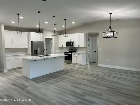 839 Everglade Avenue SE Palm Bay FL 32909