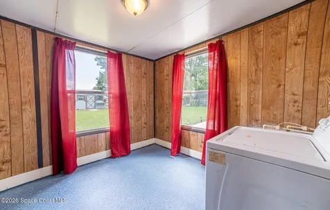 2949 Easy Street Mims FL 32754