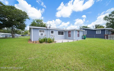 2949 Easy Street Mims FL 32754