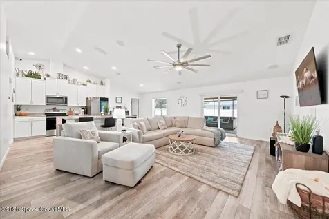 427 Hammond Street SW Palm Bay FL 32908