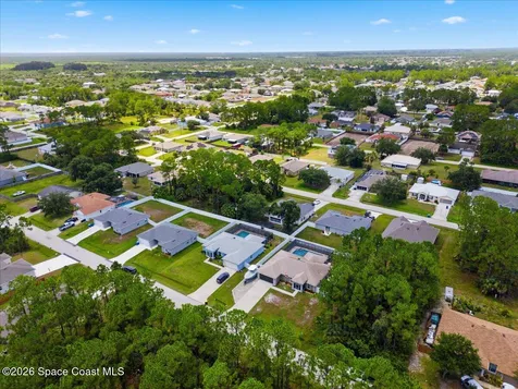 427 Hammond Street SW Palm Bay FL 32908