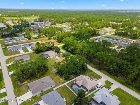 427 Hammond Street SW Palm Bay FL 32908