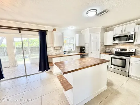 2015 Canopy Drive Melbourne FL 32935