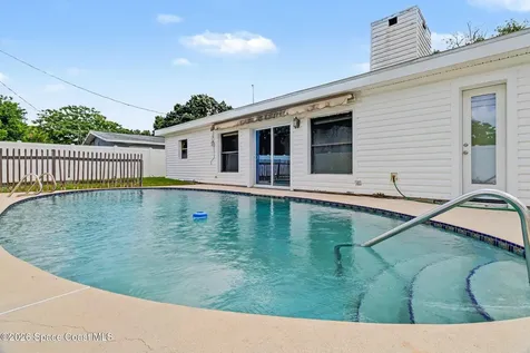 748 Clarke Avenue Melbourne FL 32935
