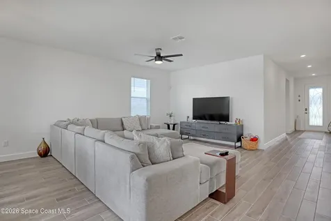 476 Glaspell Circle SE Palm Bay FL 32909