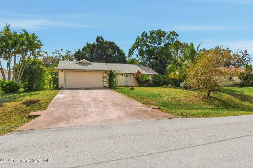 1226 Hedgecoth Street NW Palm Bay FL 32907
