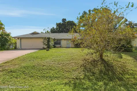 1226 Hedgecoth Street NW Palm Bay FL 32907