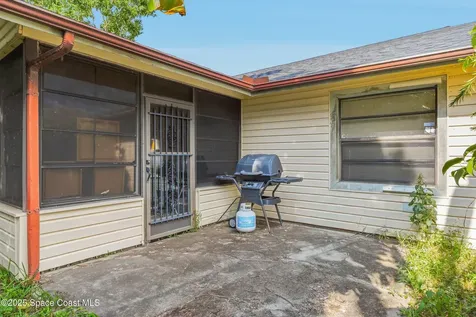 1226 Hedgecoth Street NW Palm Bay FL 32907