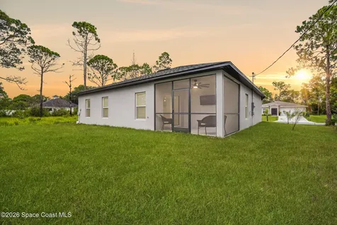 354 Halloran Street SE Palm Bay FL 32909