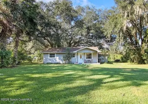 2626 De Montmollin Road Plant City FL 33566