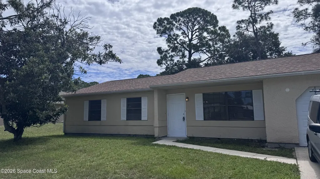 1257 NW Lamplighter Drive NW Palm Bay FL 32907