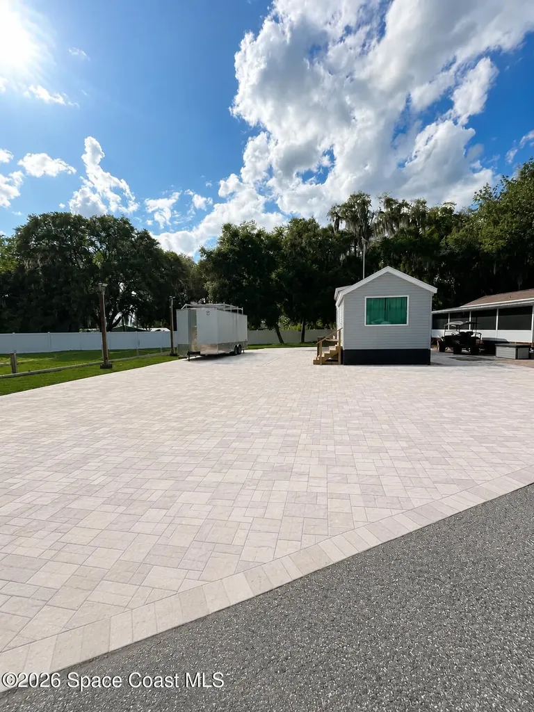 25091 NE 143rd Place Fort Mccoy FL 32134