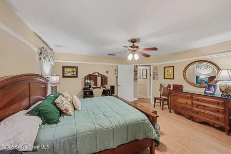 1810 Whispering Oaks Circle Melbourne FL 32934