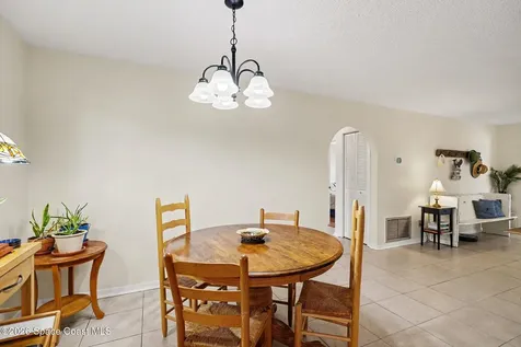 250 Cambridge Avenue NE Palm Bay FL 32907