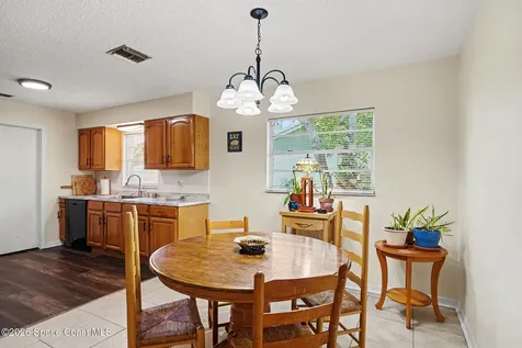 250 Cambridge Avenue NE Palm Bay FL 32907