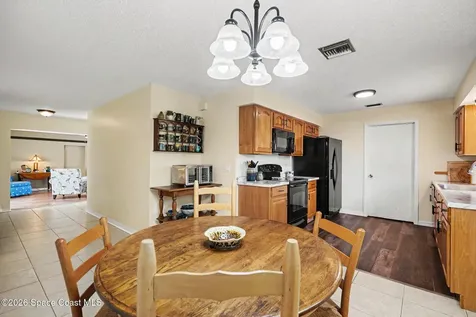 250 Cambridge Avenue NE Palm Bay FL 32907