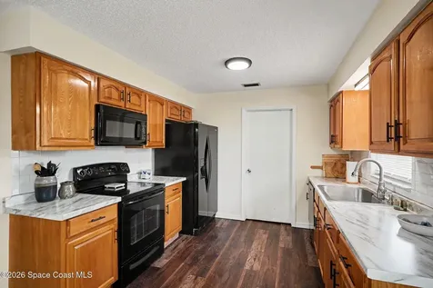 250 Cambridge Avenue NE Palm Bay FL 32907