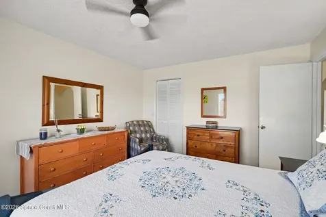 250 Cambridge Avenue NE Palm Bay FL 32907