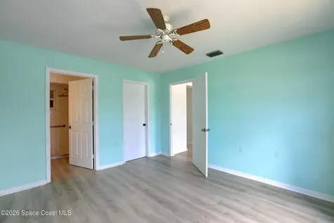 243 Dickens Avenue Sebastian FL 32958