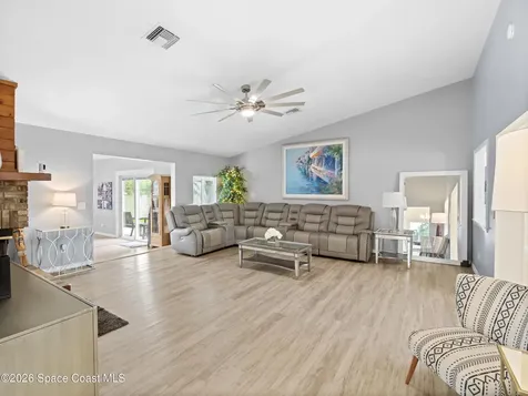 2582 Empire Avenue E Melbourne FL 32934