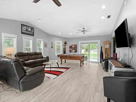 2582 Empire Avenue E Melbourne FL 32934