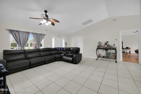 1295 12th Avenue SW Vero Beach FL 32962