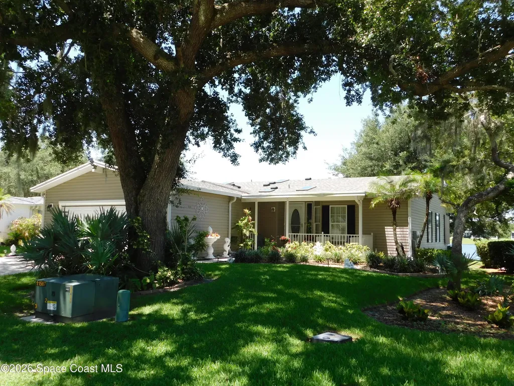 414 Sioux Boulevard Oak Hill FL 32759