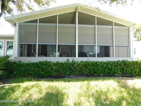 414 Sioux Boulevard Oak Hill FL 32759