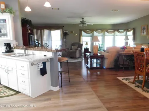 414 Sioux Boulevard Oak Hill FL 32759
