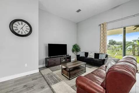 382 Eldron Boulevard NE Palm Bay FL 32907
