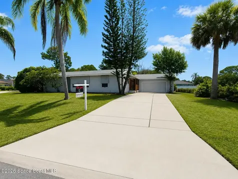 581 Borraclough Avenue NW Palm Bay FL 32907