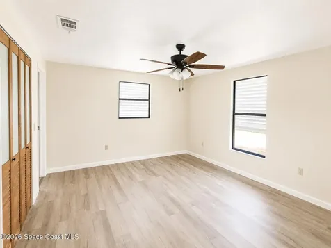 581 Borraclough Avenue NW Palm Bay FL 32907