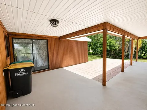 581 Borraclough Avenue NW Palm Bay FL 32907