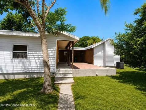 581 Borraclough Avenue NW Palm Bay FL 32907