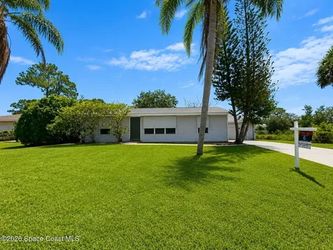 581 Borraclough Avenue NW Palm Bay FL 32907