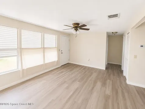 581 Borraclough Avenue NW Palm Bay FL 32907