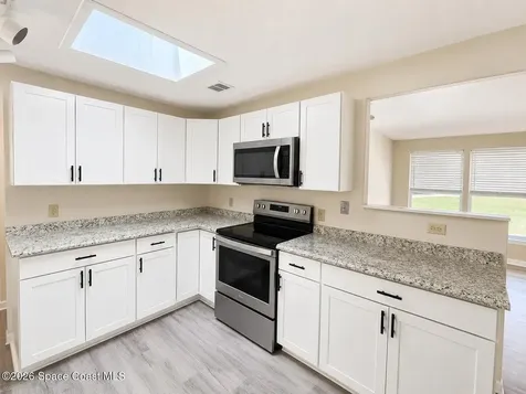 581 Borraclough Avenue NW Palm Bay FL 32907