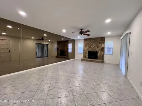 1914 Dipol Courtway Titusville FL 32780