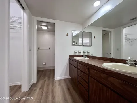 1914 Dipol Courtway Titusville FL 32780