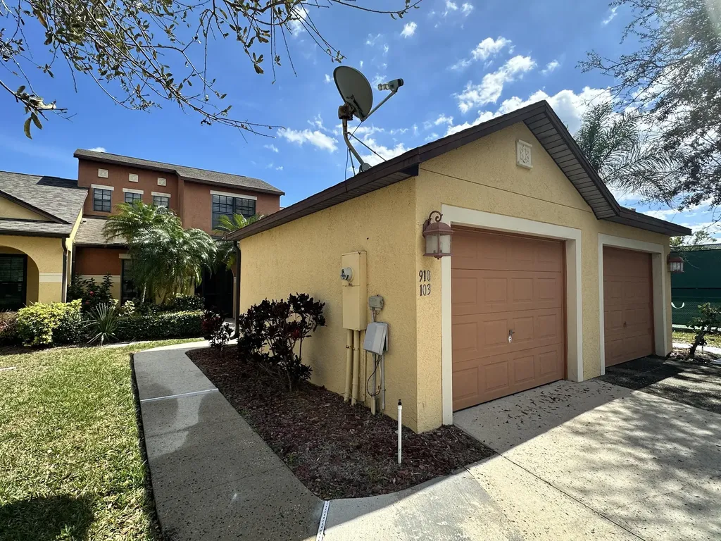 910 Luminary Circle Melbourne FL 32901