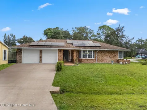 1005 Crazyhorse Avenue NW Palm Bay FL 32907