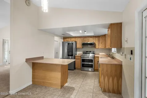 1005 Crazyhorse Avenue NW Palm Bay FL 32907