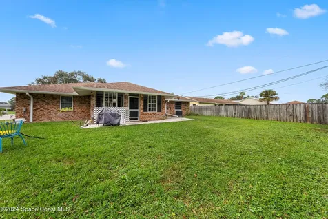 1005 Crazyhorse Avenue NW Palm Bay FL 32907
