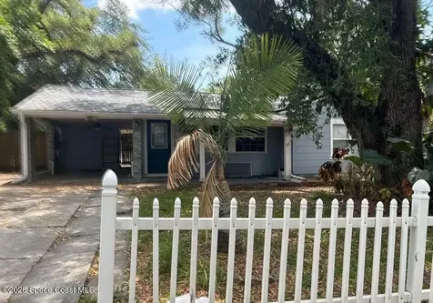 2103 E Howell Street Tampa FL 33610