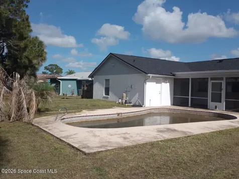 1073 Banks Street NW Palm Bay FL 32907