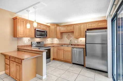 2111 Vista Oaks Circle NE Palm Bay FL 32905